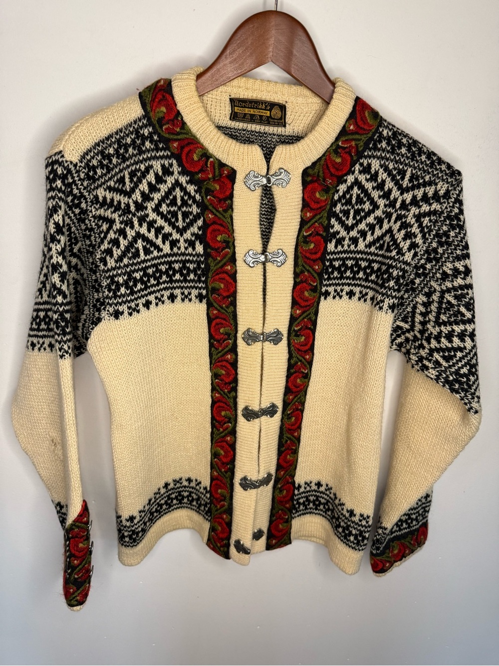 Vintage Nordikk’s Norweigen Wool cardigan sweater with Pewter Clasps